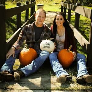 Meet your Posher, Lora